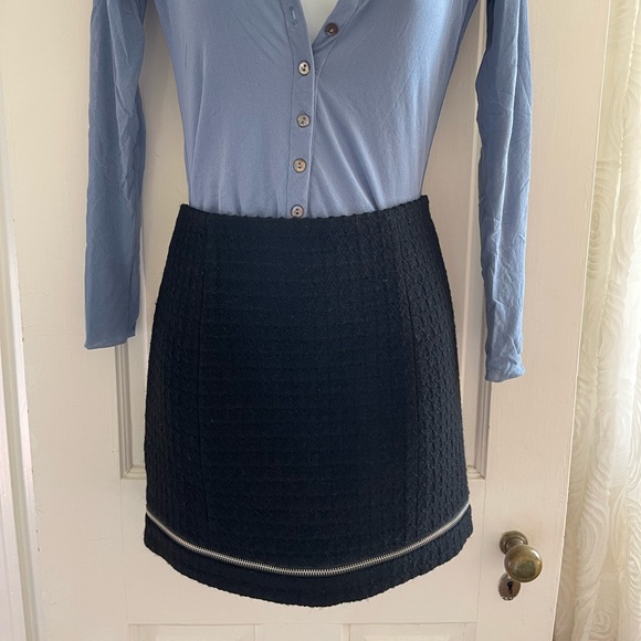 Rebecca Minkoff Black Wool Mini Skirt 2 - Picture 1 of 7